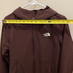 💚 SOLD 💚 Preloved North Face, barely used still in a very good condition.
